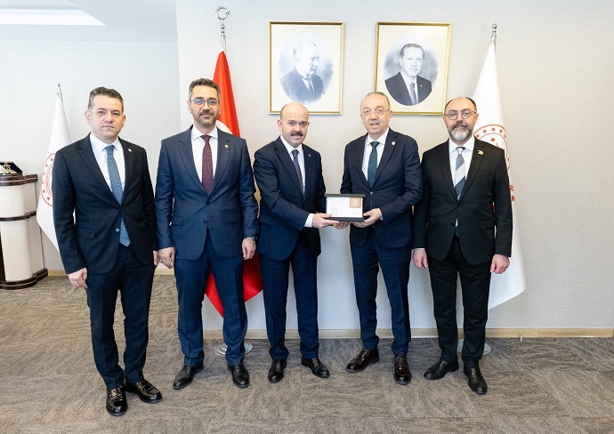T.C.  Aile ve Sosyal Hizmetler Bakan Yardımcısı Sayın Adil Çalışkan ile Görüşme