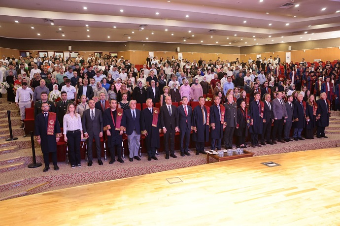 Sağlık Bilimleri Üniversitesi Gülhane Eczacılık Fakültesi 2025-2026 Akademik Yılı Mezuniyet Törenine Katılım
