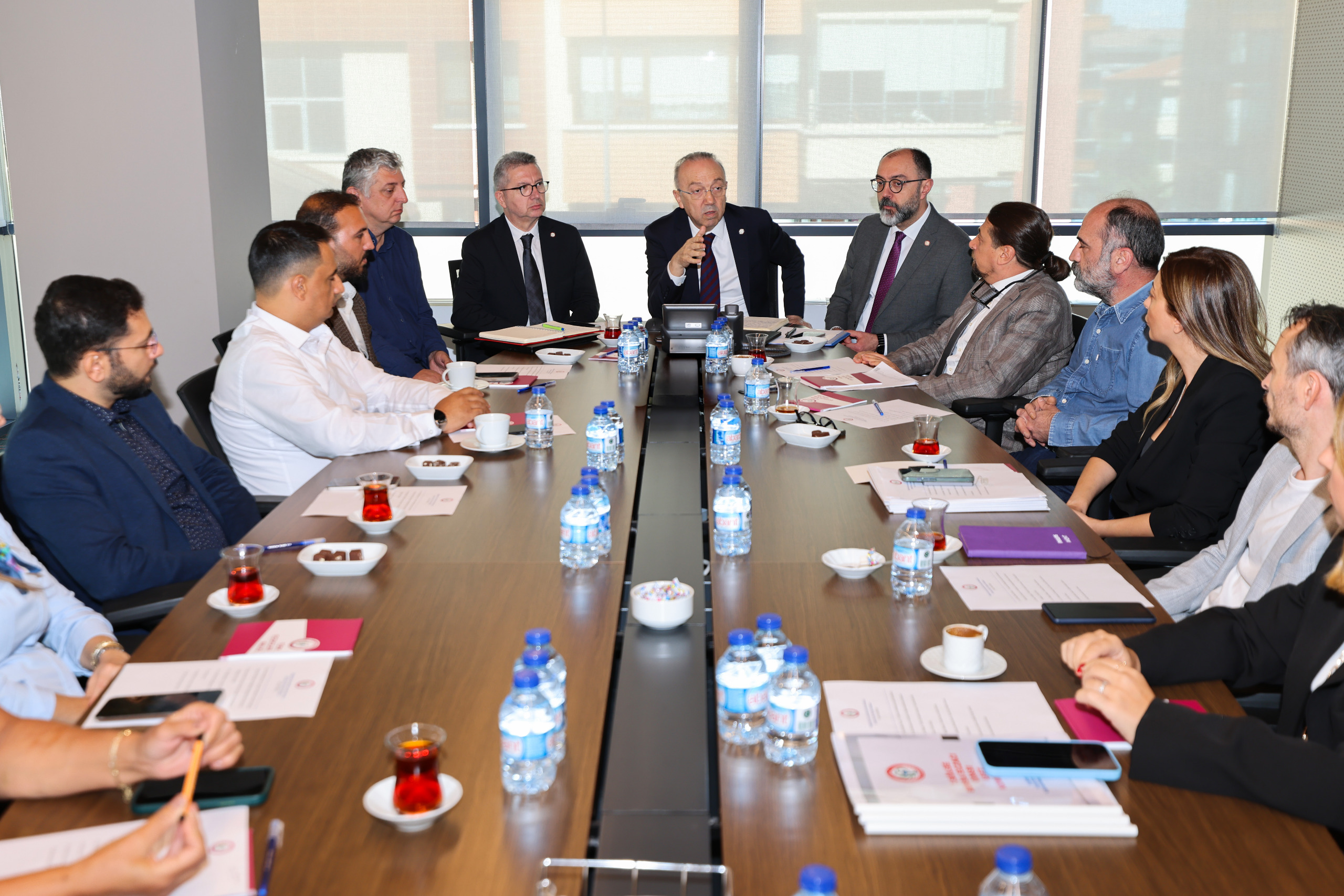 Türk Eczacıları Birliği 45. Dönem Olağanüstü Durumlarda Eczacılık Hizmetleri Çalışma Grubu Toplantısı Gerçekleştirildi