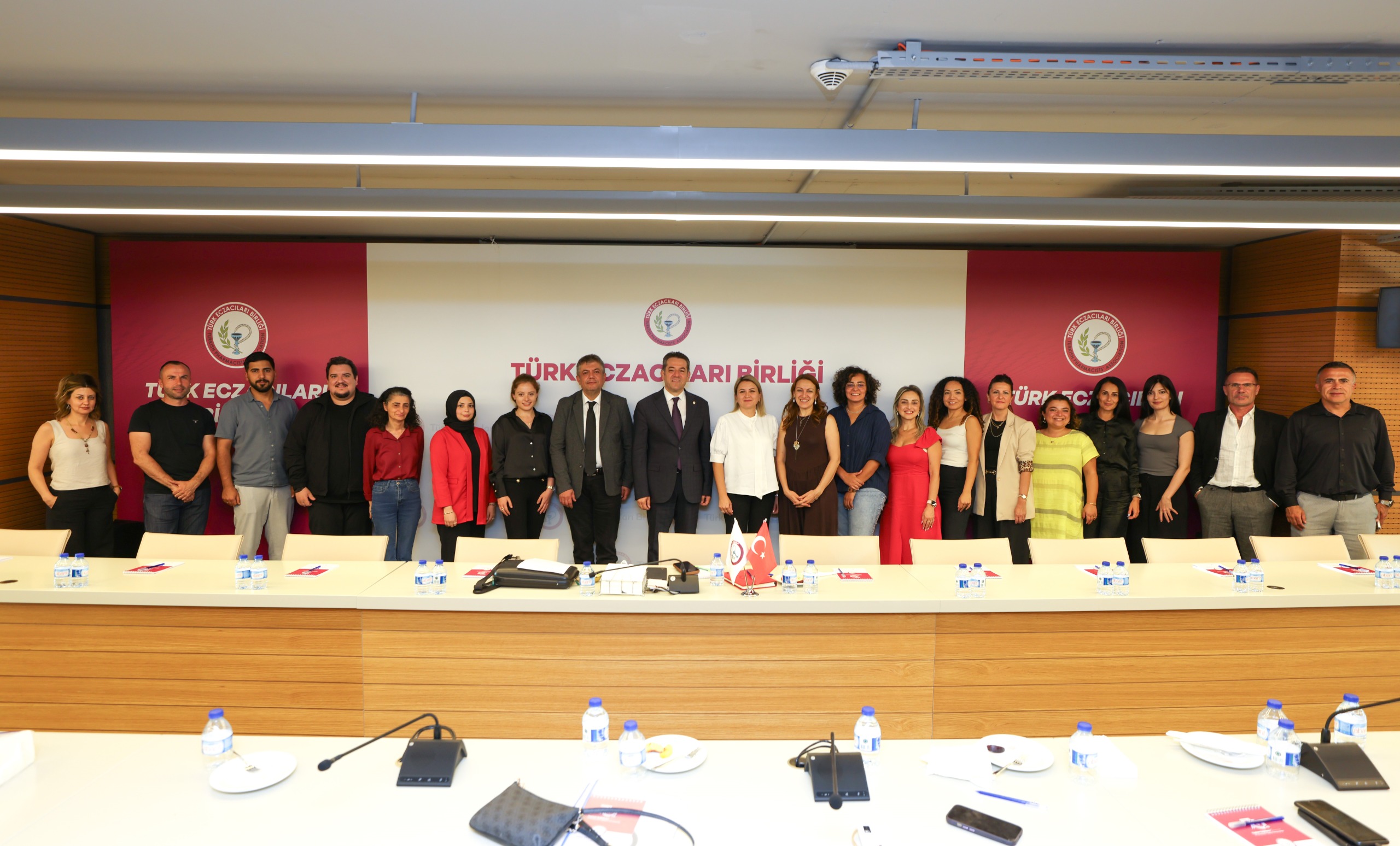 Kamu ve Özel Sektör Eczacıları Komisyonu Toplantısı Düzenlendi