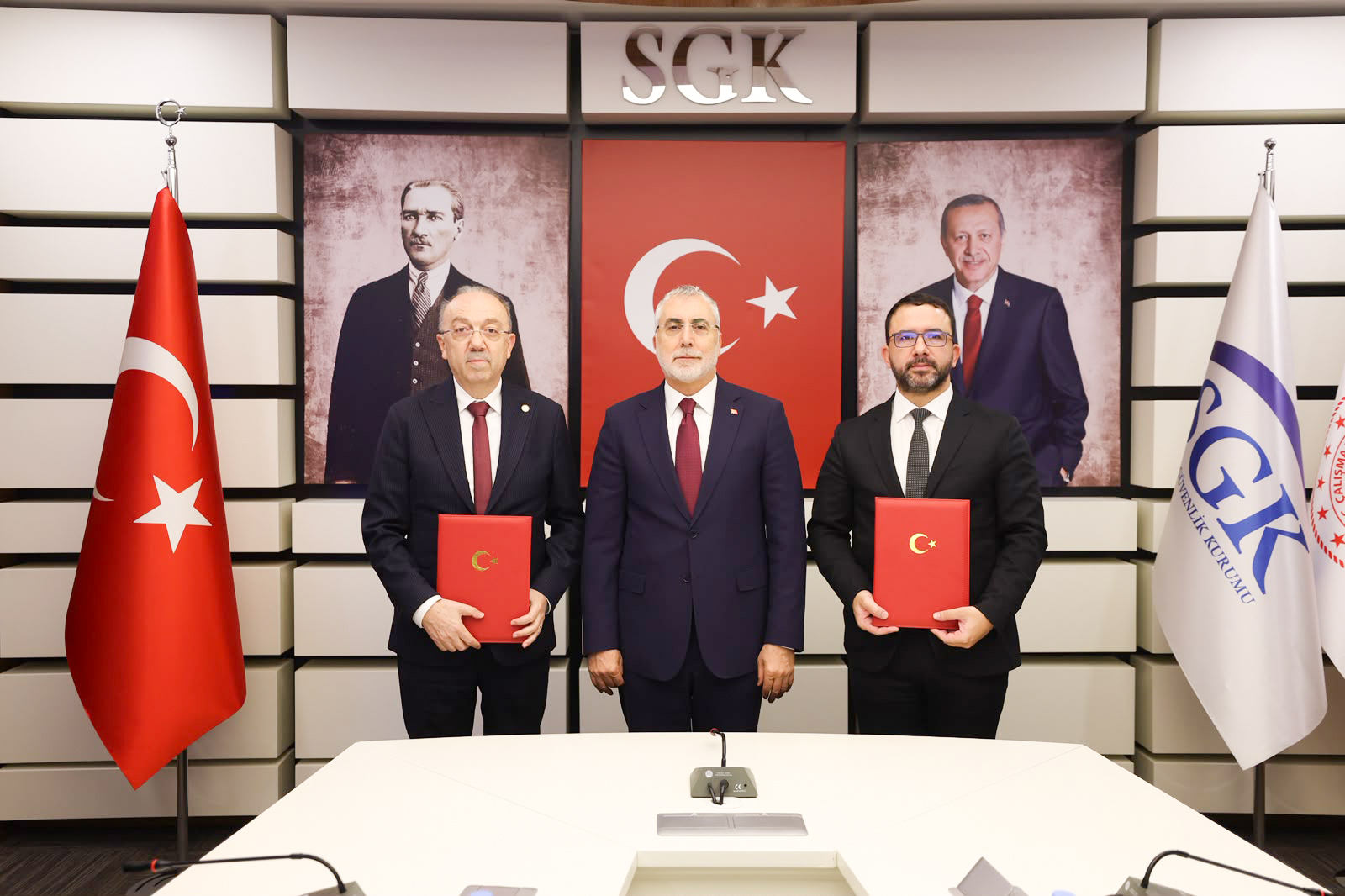 Sosyal Güvenlik Kurumu ile Birliğimiz Arasında İlaç Temin Protokolü Revizyonu İmzalandı